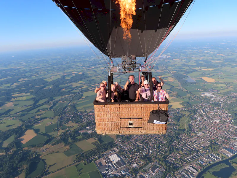 Privéballonvaart voor 7 personen boven Gelderland, Didam.