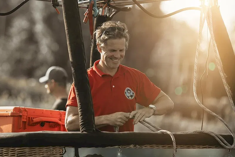 Piloot Michael van 4CB Ballonvaarten – ervaren ballonvaarder en eigenaar van het familiebedrijf in Duiven
