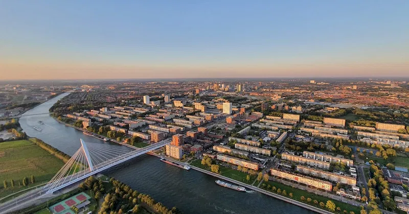Ballonvaart boven Utrecht met 4CB Ballonvaarten – uitzicht op de Domtoren en de oude binnenstad