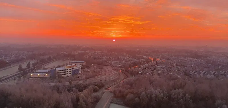 Ochtendballonvaart met 4CB Ballonvaarten – ballon stijgt op bij zonsopkomst boven Gelderland