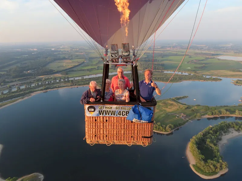 Privéballonvaart voor 5 personen met 4CB Ballonvaarten – exclusieve vlucht met familie of vrienden